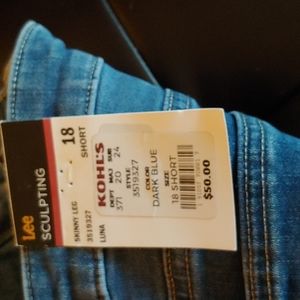 Brand new, never been worn Lee jeans from smoke-free home size 18 short